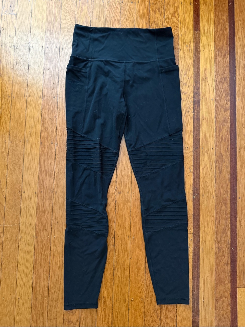 Athleta black moto leggings M medium EUC yoga running
